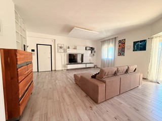 Appartamento in Affitto a Siracusa, 950&euro;, 142 m²