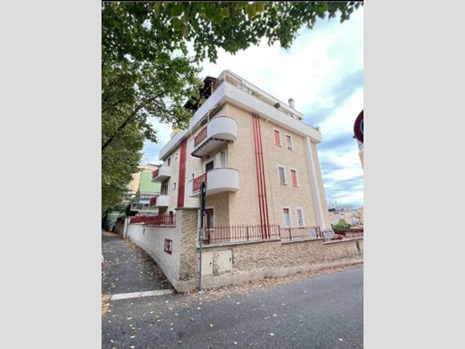 Bilocale in Vendita a Roma, 134'000&euro;, 47 m²
