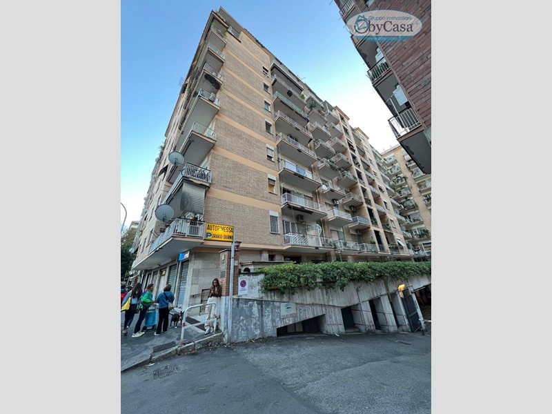 Trilocale in Vendita a Roma, 490'000&euro;, 140 m²