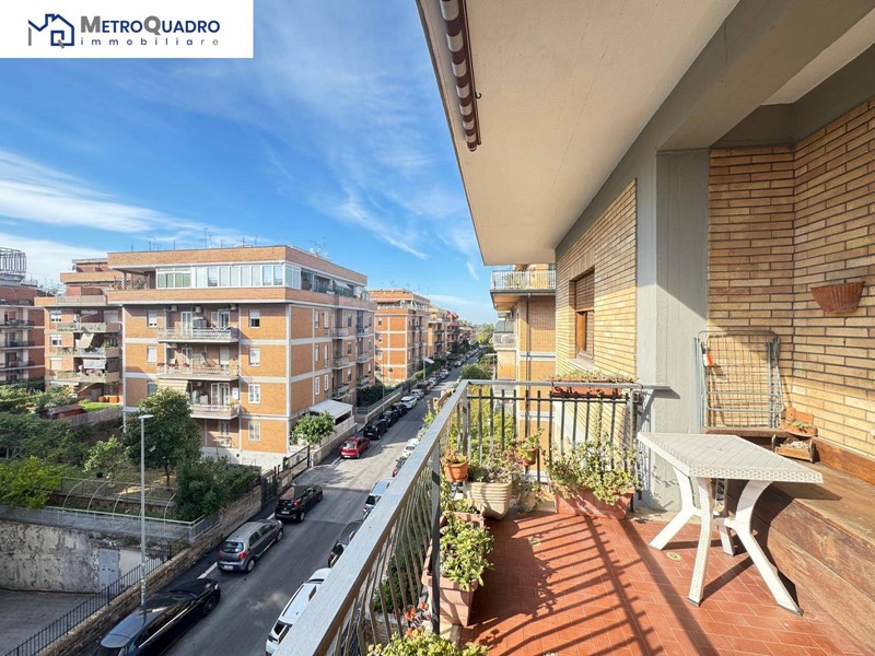 Trilocale in Vendita a Roma, 269'000&euro;, 85 m²