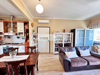 Quadrilocale in Vendita a Pietrasanta, 260'000€, 80 m², con Box