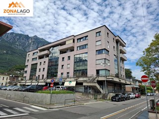 Ufficio in Vendita a Darfo Boario Terme, 210'000€, 150 m²