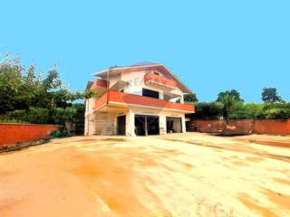 Casa Indipendente in Vendita a Casacanditella, 380'000€, 500 m²