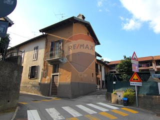 Casa Semi Indipendente in Vendita a Buguggiate, 54'900€, 143 m²
