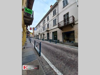 Immobile commerciale in Vendita a Caluso, 35'000€, 45 m²