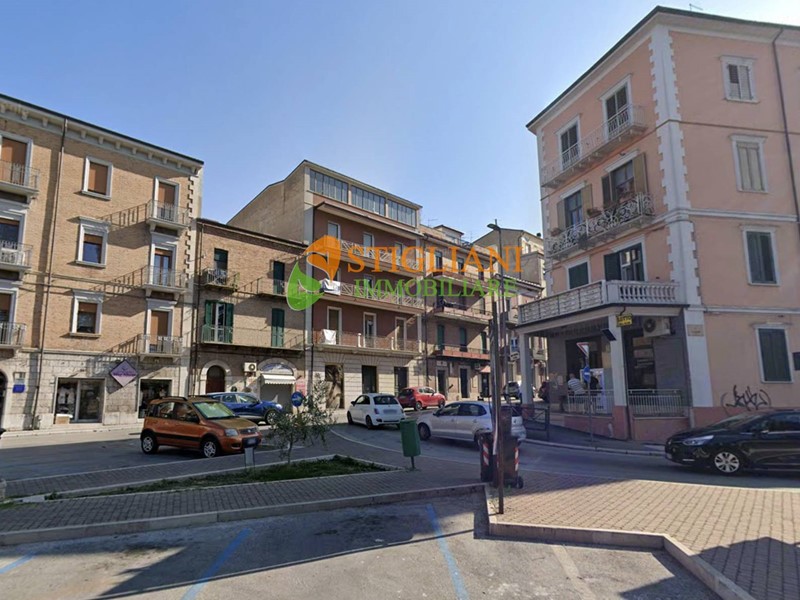 Immobile commerciale in Affitto a Campobasso, 1'000€, 80 m²