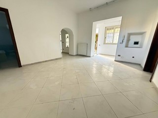 Bilocale in Vendita a Caserta, 80'000€, 90 m²