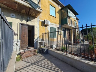 Trilocale in Vendita a Castel Gandolfo, 69'000€, 87 m²