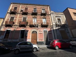 Appartamento in Vendita a Catania, 259'000&euro;, 207 m²