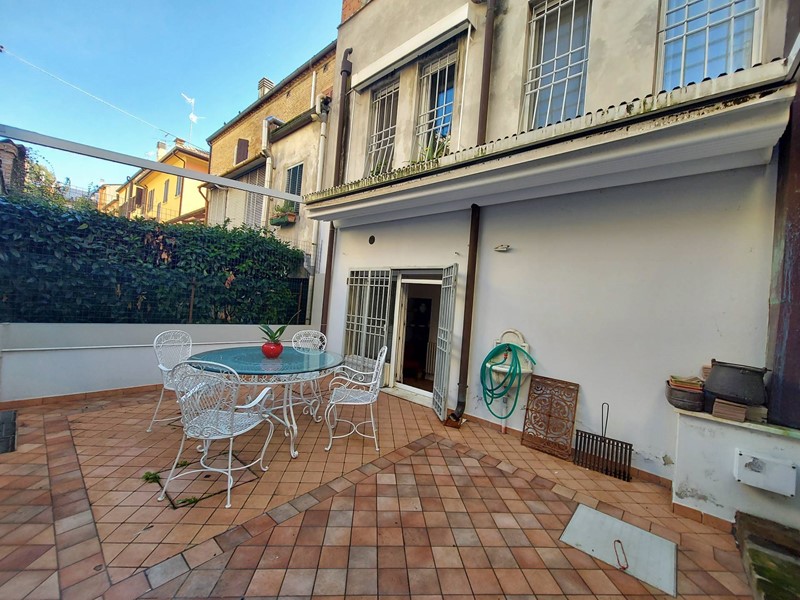 Casa Semi Indipendente in Vendita a Ferrara, 470'000&euro;, 191 m²