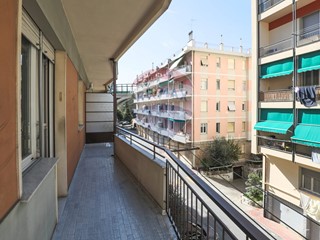 Appartamento in Vendita a Genova, 79'000€, 84 m²