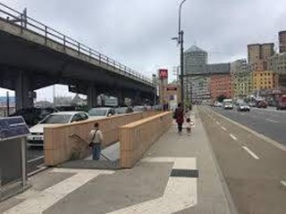 Negozio in Affitto a Genova, 2'000€, 140 m²