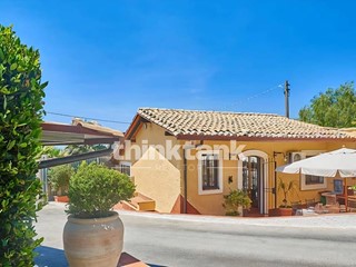 Villa in Affitto a Lentini, 1'500&euro;, 145 m²