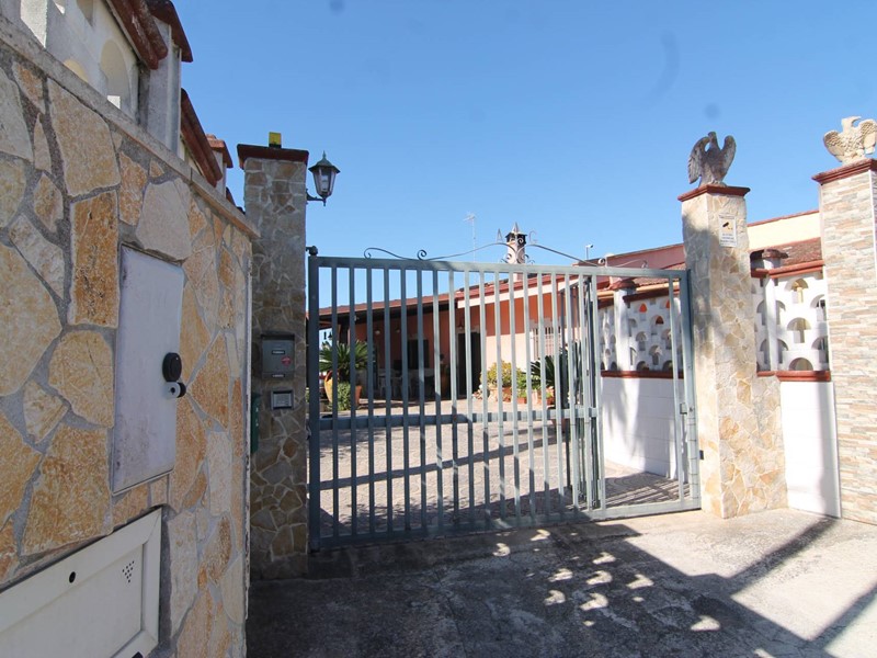 Villa in Vendita a Otranto, 410'000€, 200 m²