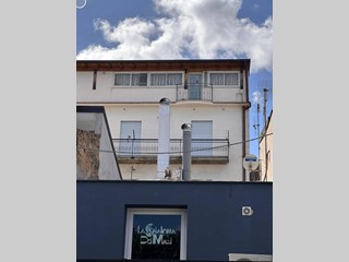 Attività commerciale in Affitto a Palermo, 1'400€, 160 m²