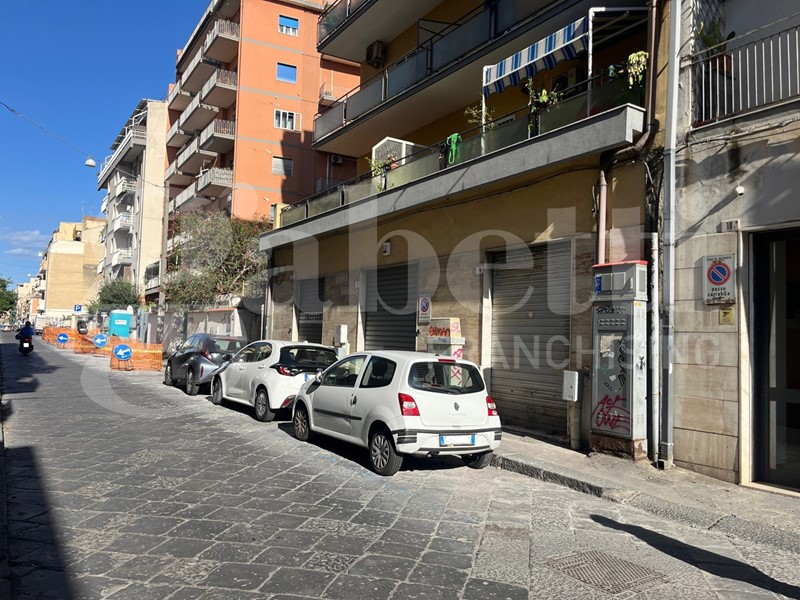 Negozio in Vendita a Catania, 180'000&euro;, 168 m²