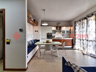 Bilocale in Vendita a Lazzate, 169'000€, 88 m²