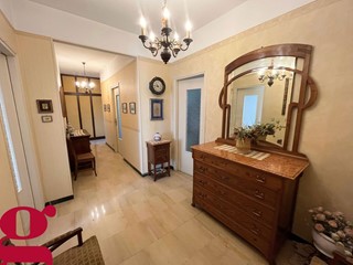 Appartamento in Vendita a Torino, 239'000€, 133 m²