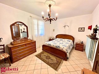 Casa Indipendente in Vendita a Pocapaglia, 270'000€, 270 m²