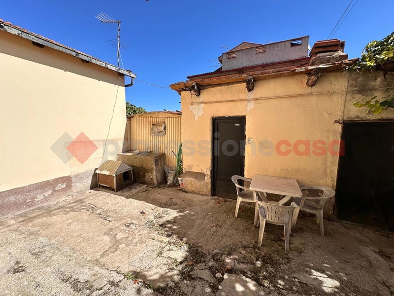 Quadrilocale in Vendita a Avezzano, 70'000€, 90 m², arredato