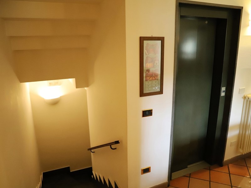 Villa in Vendita a Caserta, 580'000€, 450 m²