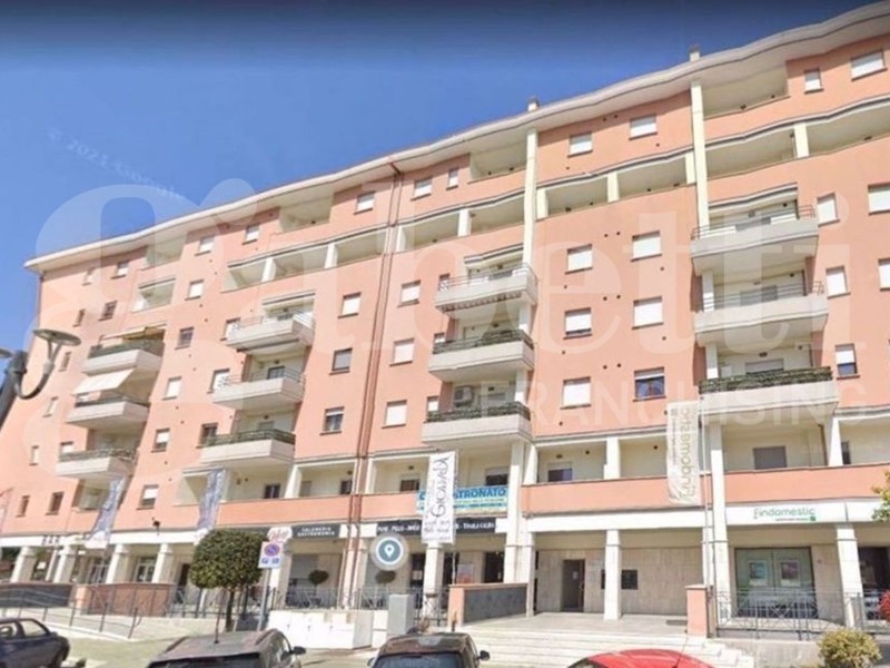 Trilocale in Vendita a Aprilia, 180'000€, 76 m², arredato