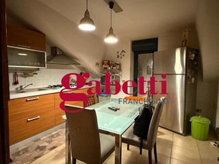 Attico in Vendita a San Nicola la Strada, 135'000€, 100 m²