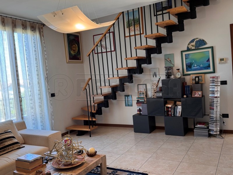 Quadrilocale in Vendita a Salzano, 189'000€, 120 m², con Box