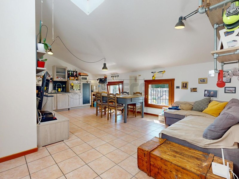 Appartamento in Vendita a Bolzano Vicentino, 170'000&euro;, 109 m², con Box