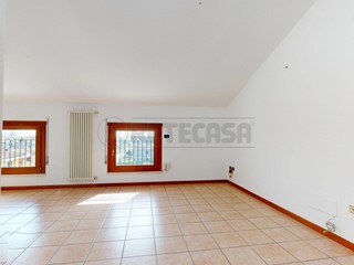 Appartamento in Vendita a Bolzano Vicentino, 160'000&euro;, 109 m², con Box