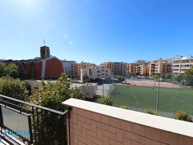 Quadrilocale in Vendita a Taranto, zona Rione Italia - Montegranaro, 87'000€, 116 m²