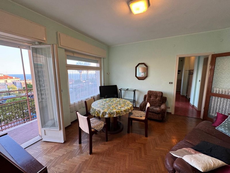 Quadrilocale in Vendita a Sanremo, zona Foce, 260'000€, 70 m², arredato, con Box