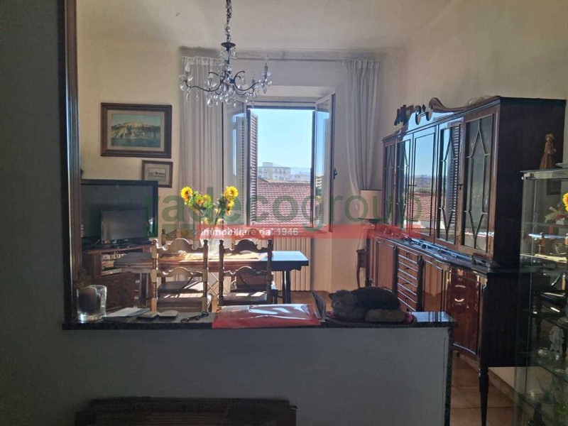 Appartamento in Vendita a Livorno, zona Calzabigi, 205'000€, 140 m²