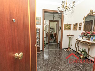 Appartamento in Vendita a Genova, zona Pegli, 148'000€, 101 m²