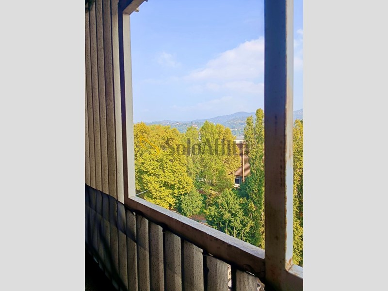 Stanza in Affitto a Torino, zona Lingotto, 272€, 86 m², arredato