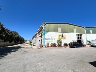 Capannone in Vendita a Modugno, zona Zona Industriale, 1'800'000€, 3000 m²