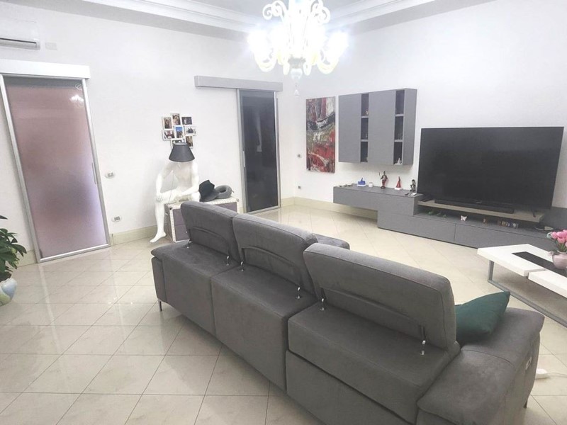 Quadrilocale in Vendita a Afragola, 269'000€, 175 m²