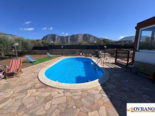 Villa in Vendita a Carini, 390'000€, 120 m²