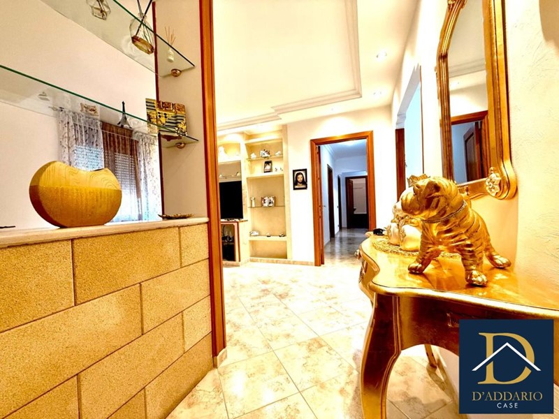 Appartamento in Vendita a Taranto, 90'000€, 140 m²