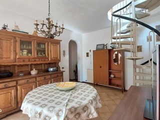 Trilocale in Vendita a Viareggio, zona Torre Del Lago Puccini, 150'000€, 48 m²