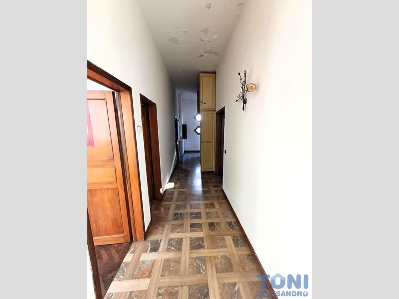 Villetta a schiera in Vendita a Empoli, 500'000€, 280 m², con Box