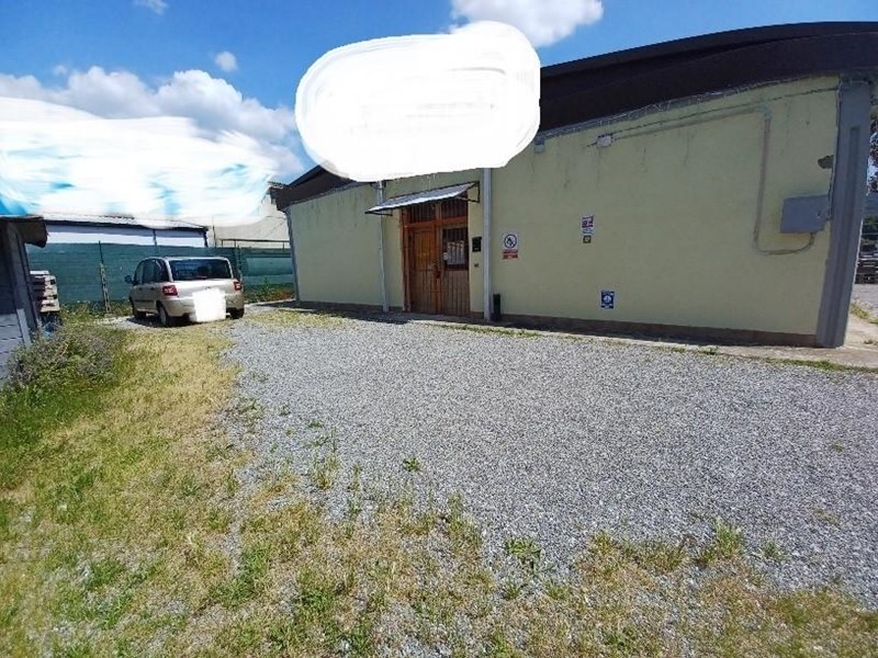Immobile commerciale in Vendita a Vicopisano, 380'000€, 470 m²