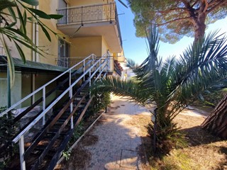 Villa bifamiliare in Vendita a Rosignano Marittimo, zona Vada, 260'000€, 65 m², arredato, con Box