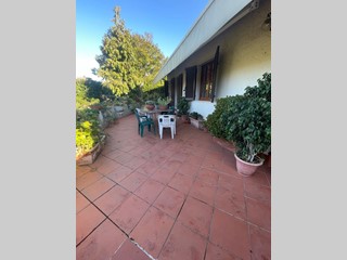 Villa bifamiliare in Vendita a Carrara, 350'000€, 164 m², con Box