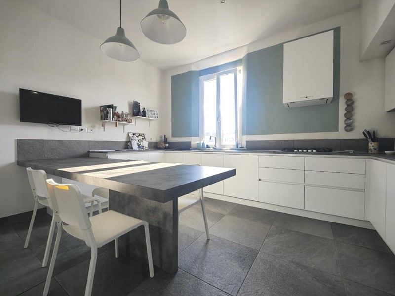 Villa in Vendita a Fucecchio, 600'000&euro;, 435 m², con Box