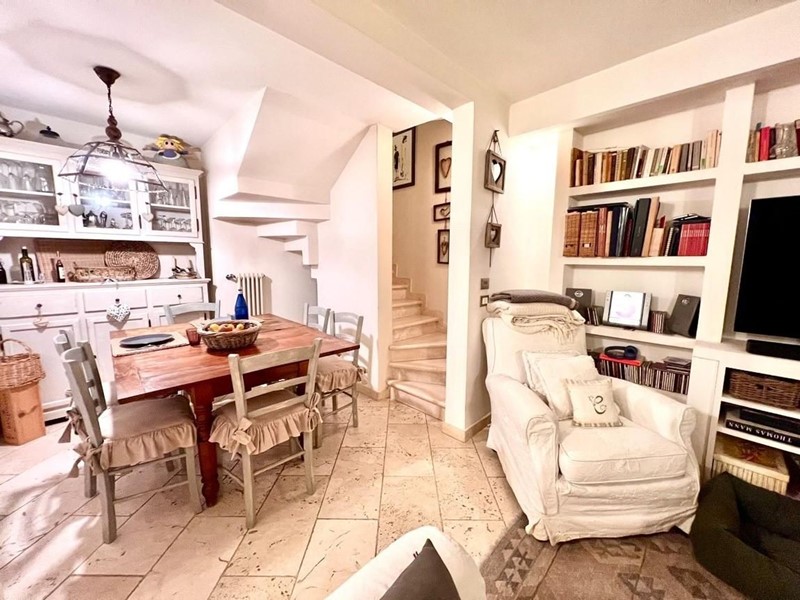 Villetta a schiera in Vendita a Pietrasanta, 420'000€, 90 m²