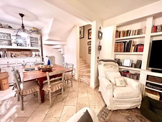 Villetta a schiera in Vendita a Pietrasanta, 420'000€, 90 m²