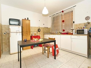 Appartamento in Vendita a Suvereto, zona Montioni Allumiere, 67'000€, 81 m²