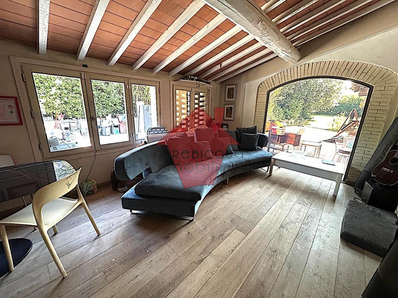 Casale in Vendita a Vinci, zona Sant'Ansano, 345'000€, 140 m²