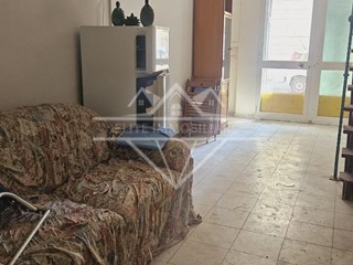 Casa Indipendente in Vendita a Carrara, zona Marina di Carrara, 100'000€, 53 m², arredato